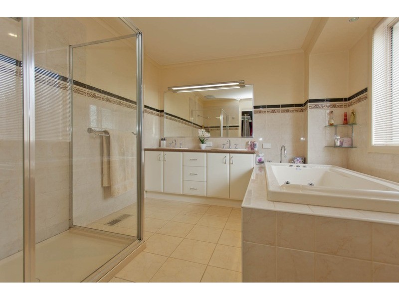 9 Holmes Court, Wodonga VIC 3690