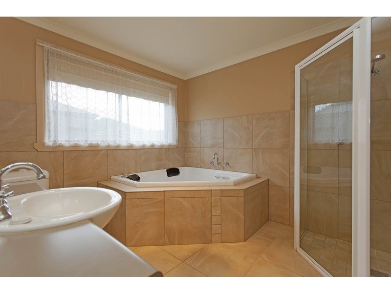 20 Oatlands Fairway, Wodonga VIC 3690