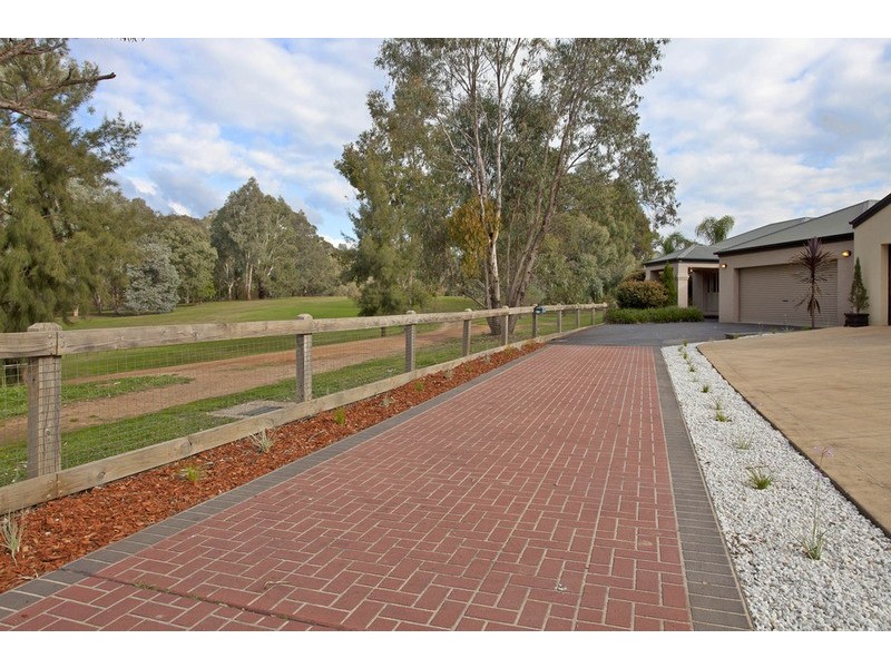 20 Oatlands Fairway, Wodonga VIC 3690