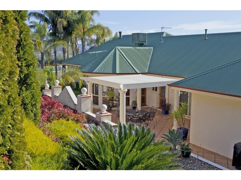 4 Caernarvon Court, Wodonga VIC 3690