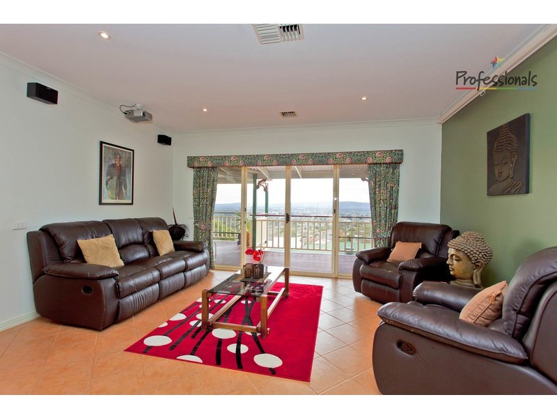 4 Caernarvon Court, Wodonga VIC 3690