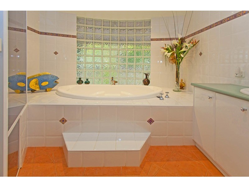 4 Caernarvon Court, Wodonga VIC 3690