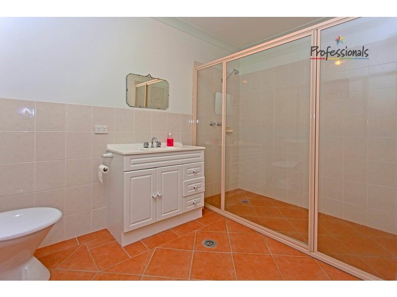 4 Caernarvon Court, Wodonga VIC 3690