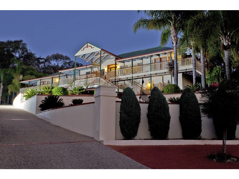 4 Caernarvon Court, Wodonga VIC 3690