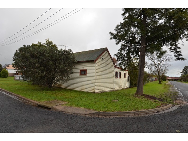 10-12 Burke  Street, Chiltern VIC 3683