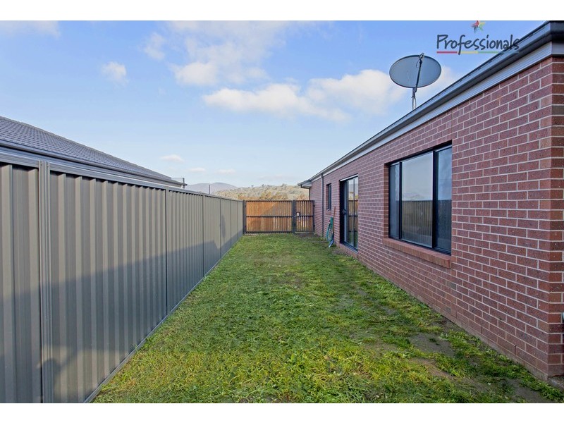 22 Kenneth Watson Drive, Bandiana VIC 3694