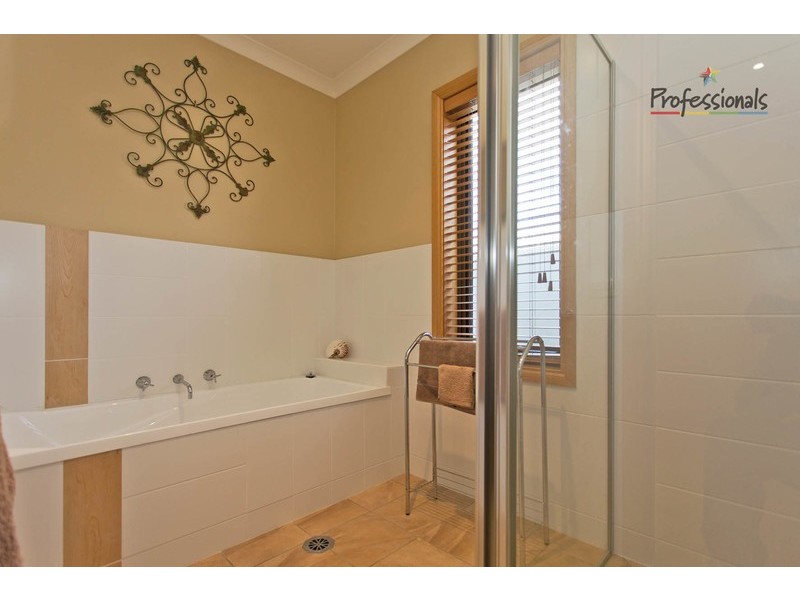 22 Golflinks Avenue, Wodonga VIC 3690