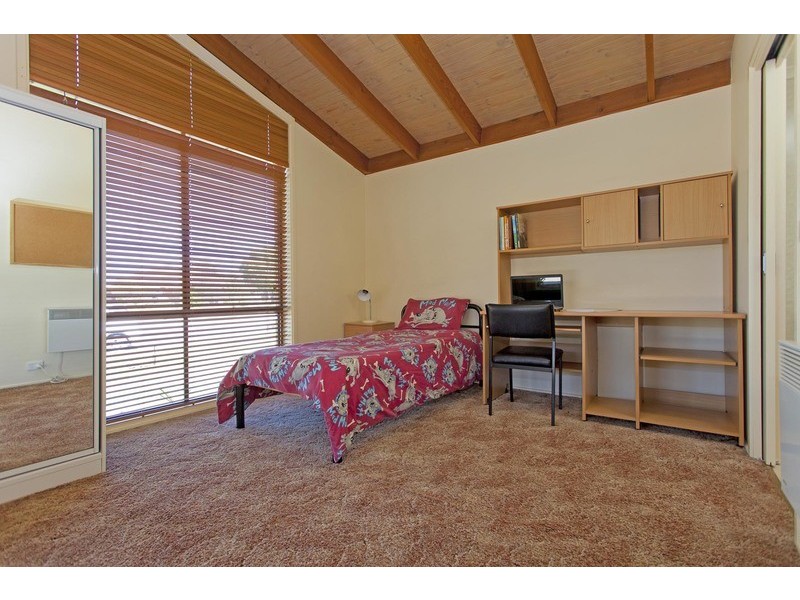 8 Universal Court, Wodonga VIC 3690