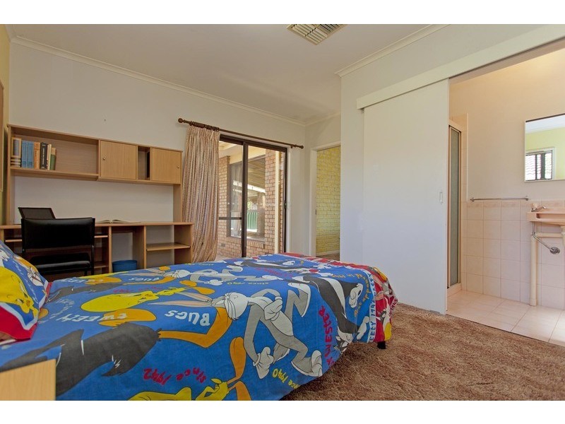 8 Universal Court, Wodonga VIC 3690