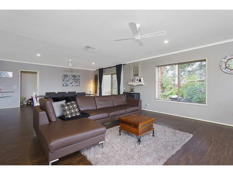 27 Howards  Road, Baranduda VIC 3691