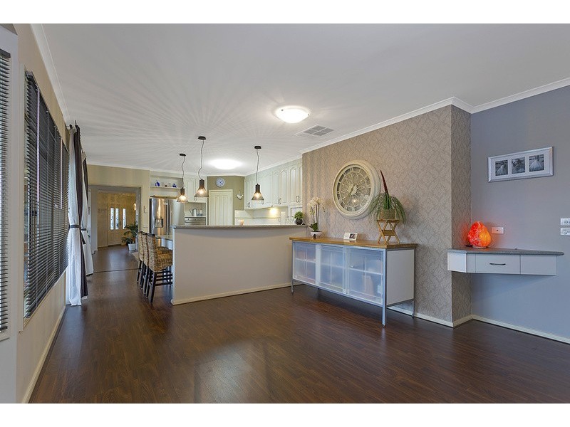 27 Howards  Road, Baranduda VIC 3691