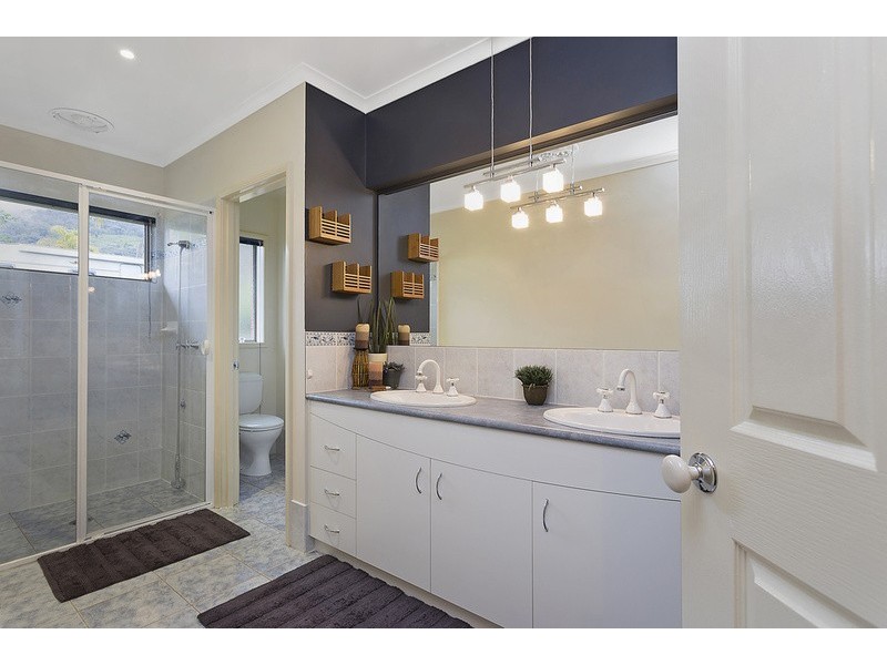 27 Howards  Road, Baranduda VIC 3691