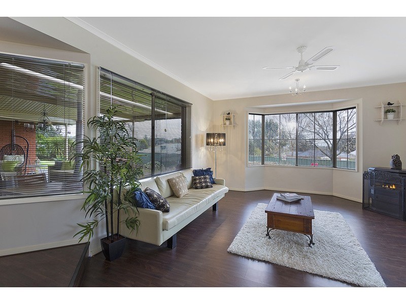 27 Howards  Road, Baranduda VIC 3691
