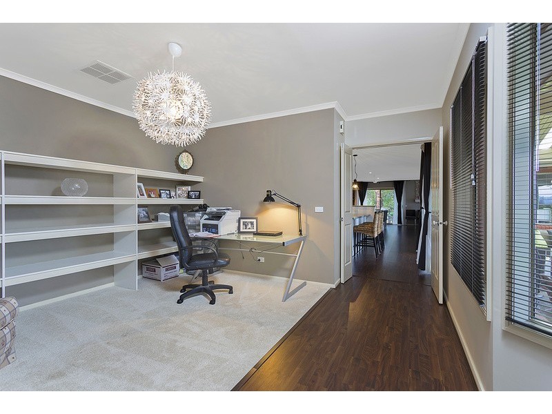 27 Howards  Road, Baranduda VIC 3691