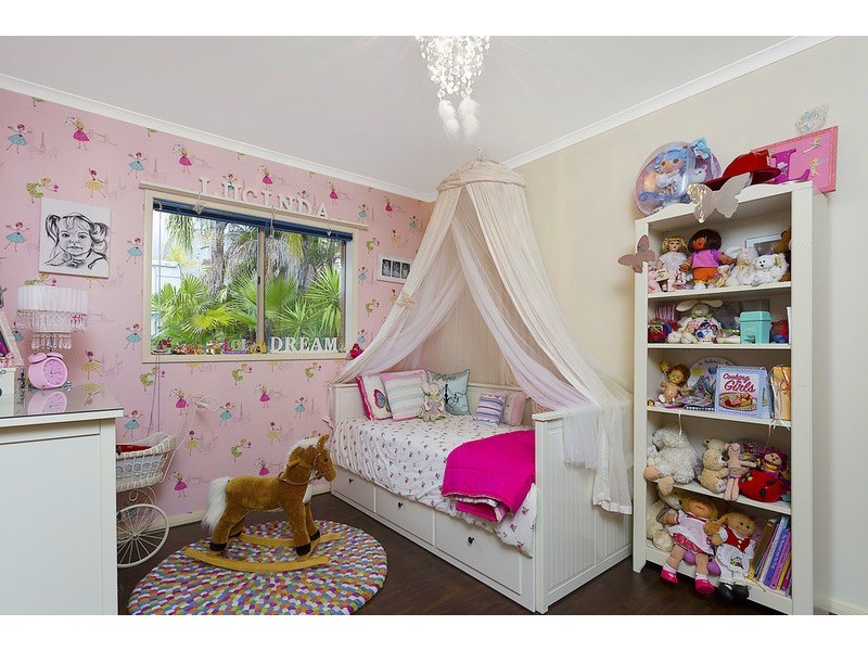 27 Howards  Road, Baranduda VIC 3691