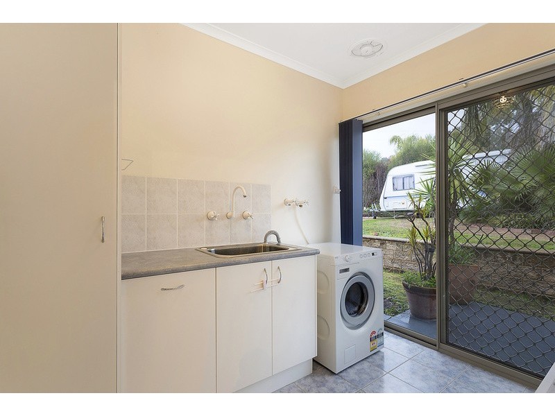 27 Howards  Road, Baranduda VIC 3691