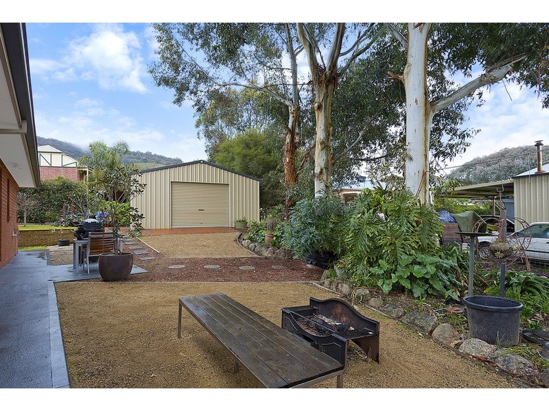 27 Howards  Road, Baranduda VIC 3691