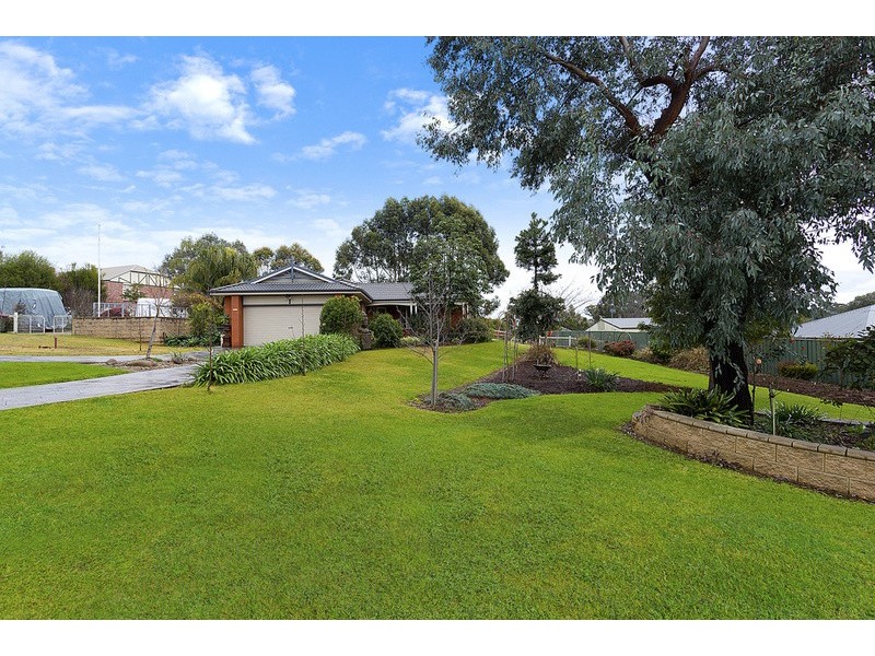 27 Howards  Road, Baranduda VIC 3691