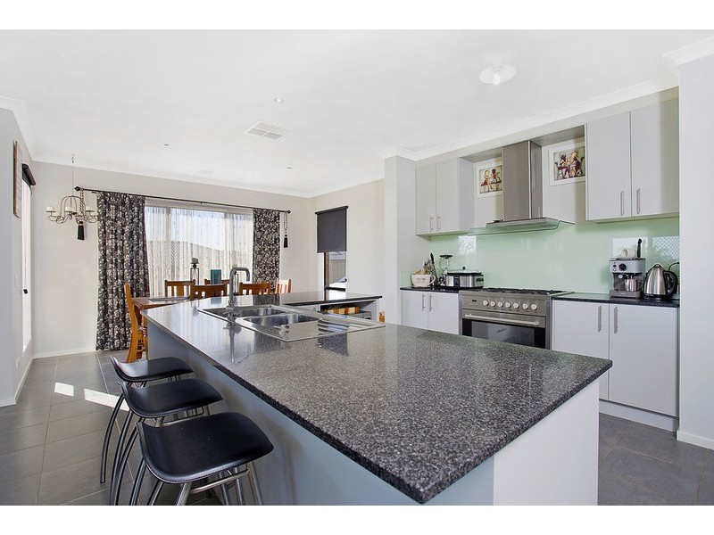 2 Mackenzie Crescent, Wodonga VIC 3690