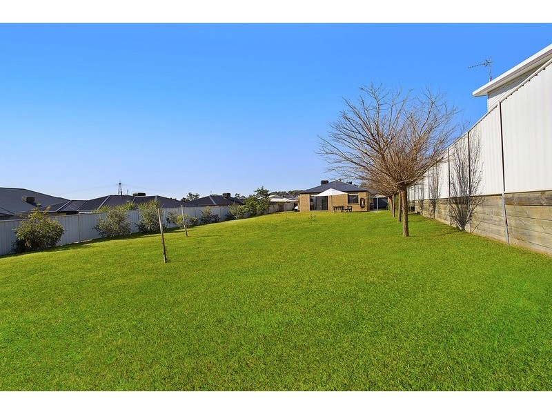 2 Mackenzie Crescent, Wodonga VIC 3690