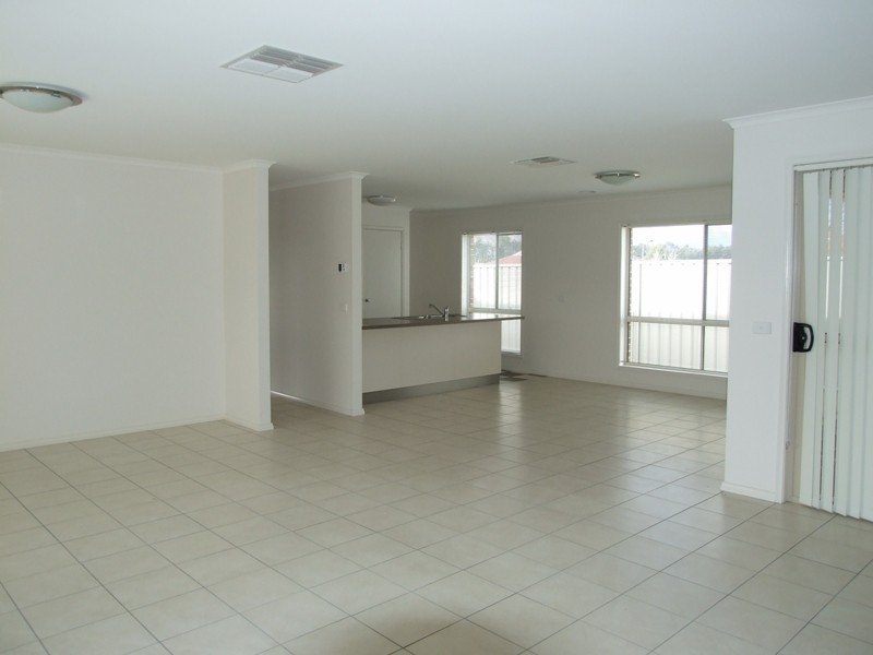 15  Oakmont Circuit, Wodonga VIC 3690