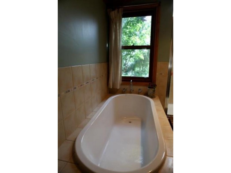 31 Pioneer Road, Stanley VIC 3747