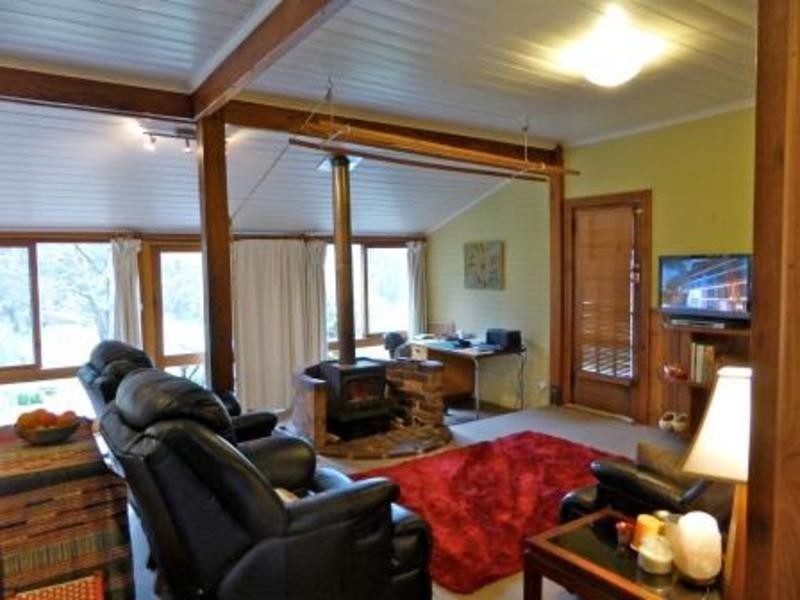 31 Pioneer Road, Stanley VIC 3747