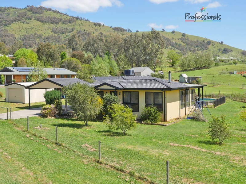 4 Michelle Drive, Kiewa VIC 3691