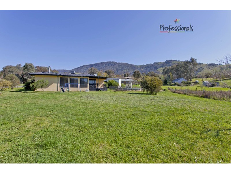 4 Michelle Drive, Kiewa VIC 3691