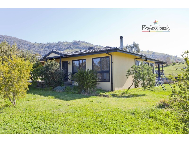 4 Michelle Drive, Kiewa VIC 3691