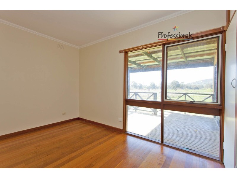 4 Michelle Drive, Kiewa VIC 3691