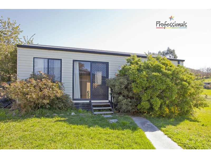 4 Michelle Drive, Kiewa VIC 3691