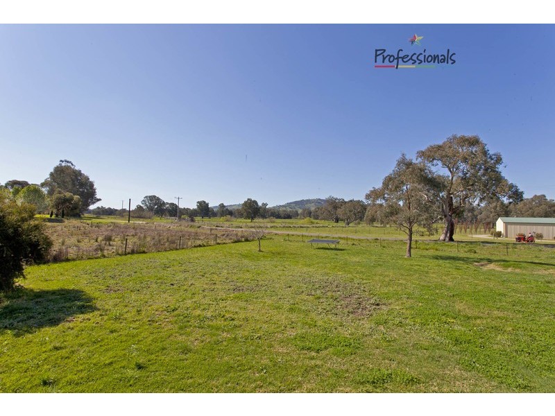 4 Michelle Drive, Kiewa VIC 3691