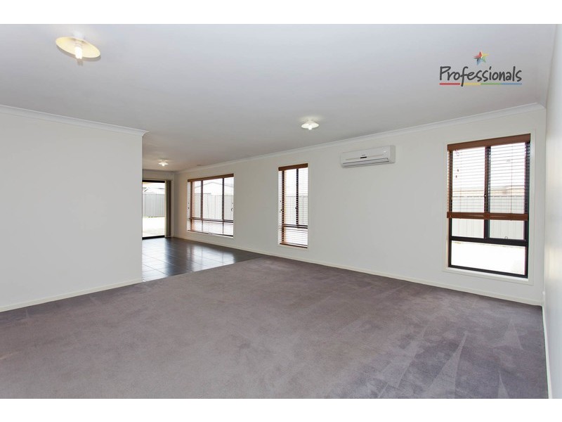 14 Silky Oak Avenue, Wodonga VIC 3690