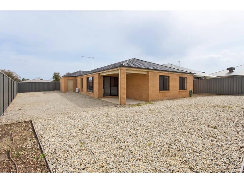 14 Silky Oak Avenue, Wodonga VIC 3690