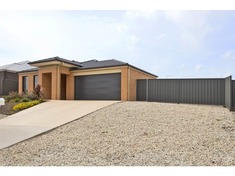 14 Silky Oak Avenue, Wodonga VIC 3690