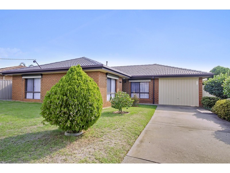 17 Fletcher  Court, Wodonga VIC 3690