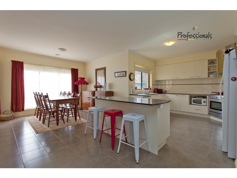 29 Albert Road, Chiltern VIC 3683