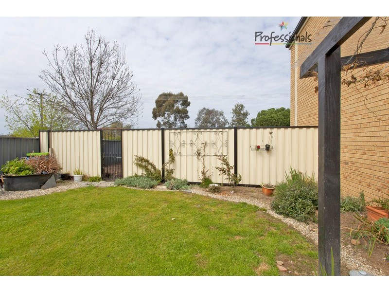 29 Albert Road, Chiltern VIC 3683