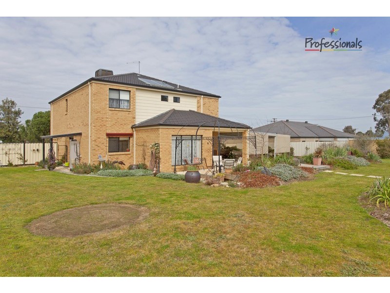 29 Albert Road, Chiltern VIC 3683