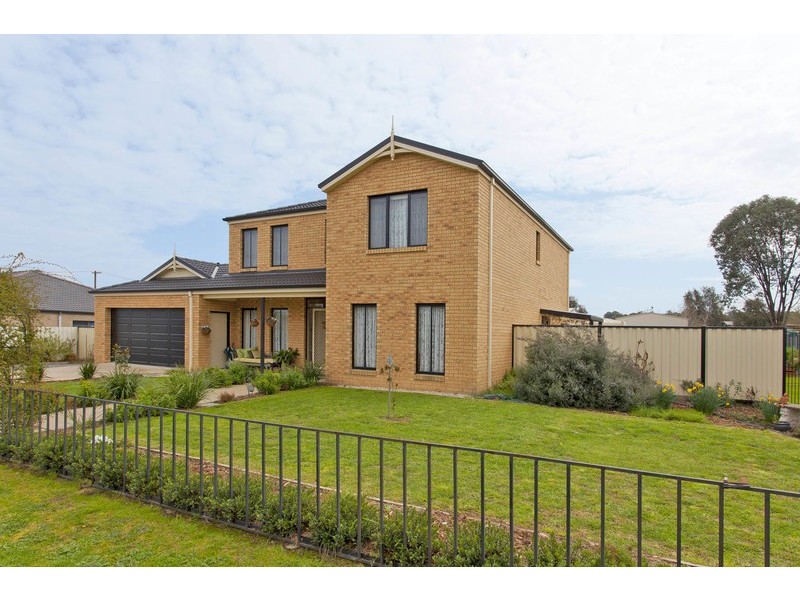 29 Albert Road, Chiltern VIC 3683
