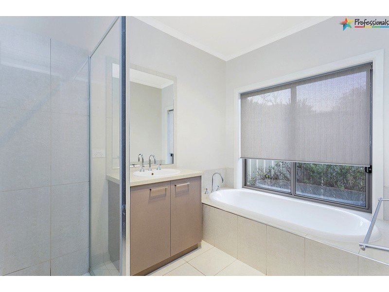 36 Golflinks Avenue, Wodonga VIC 3690