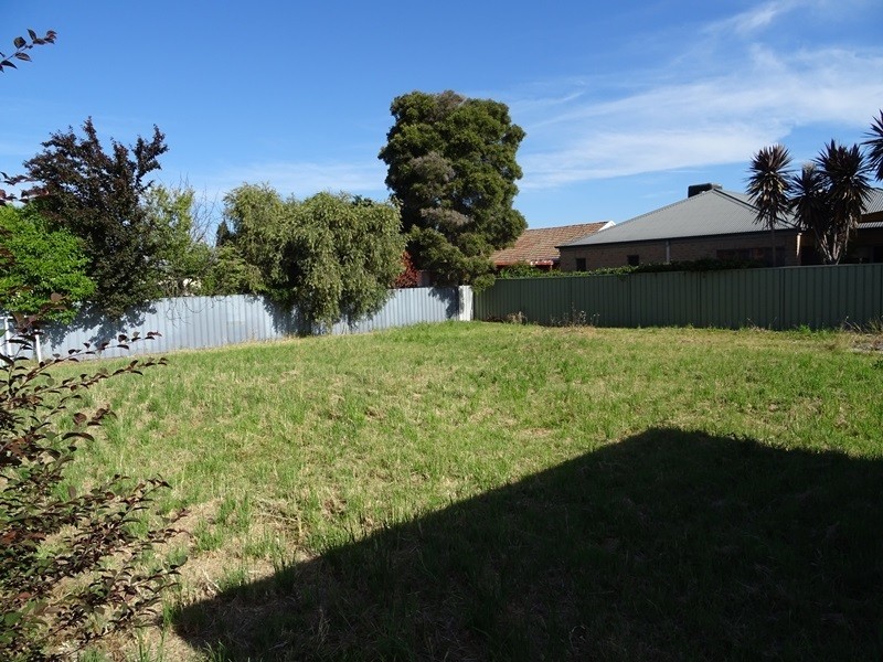 24 Charles Street, Wodonga VIC 3690