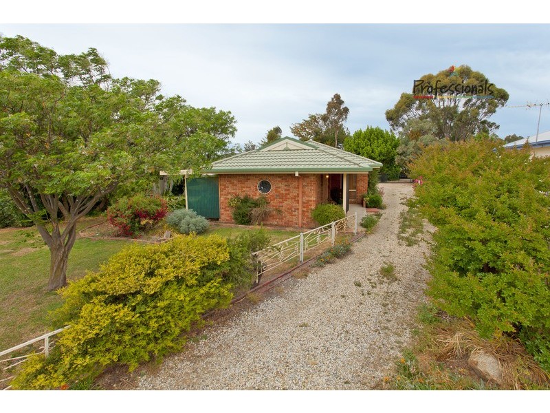 50 High Street, Chiltern VIC 3683