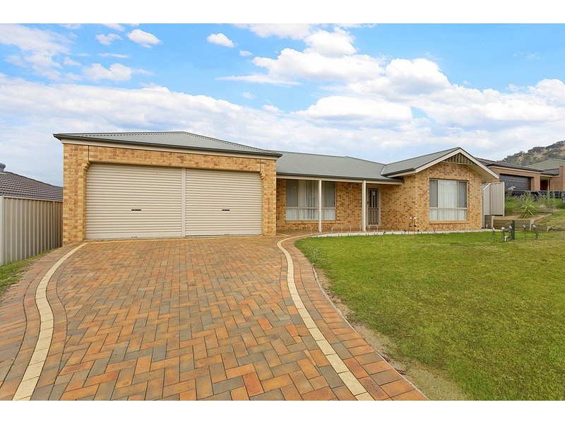 7 Carnoustie Avenue, Wodonga VIC 3690