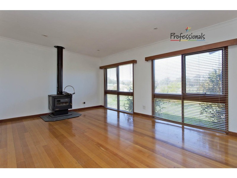 4 Michelle Drive, Kiewa VIC 3691