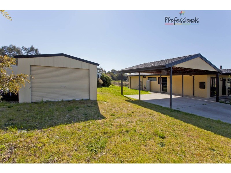 4 Michelle Drive, Kiewa VIC 3691