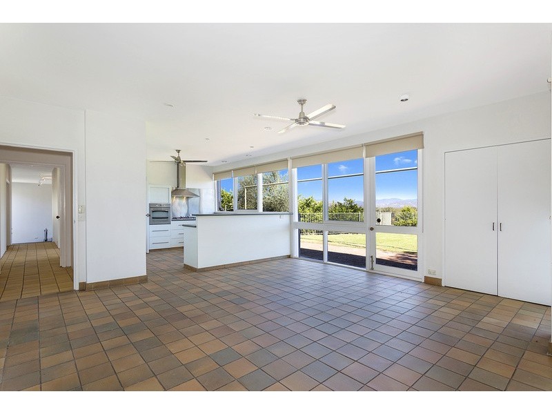 15 Stafford Road, Albury NSW 2640