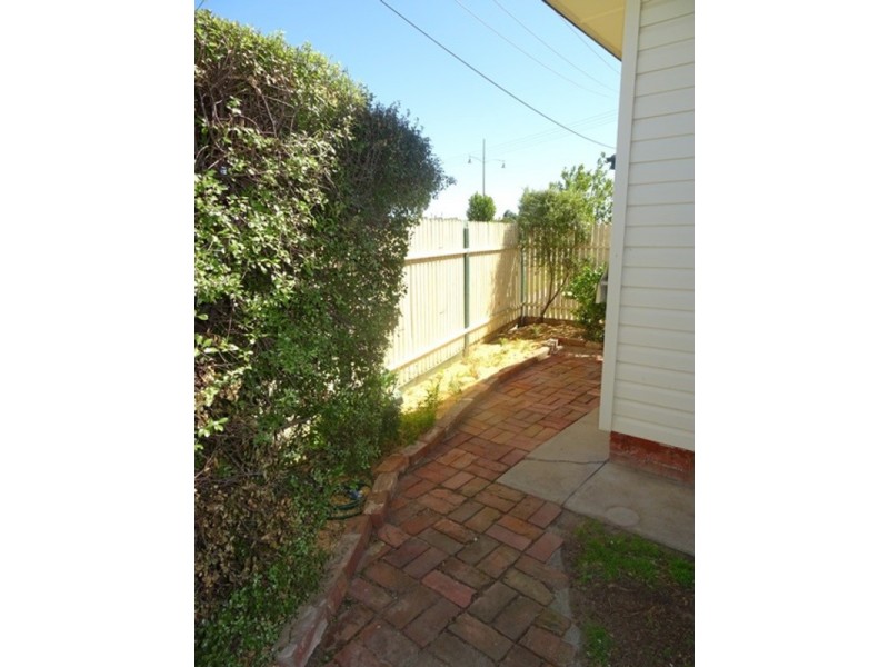 2/23A Thomas Mitchell Drive, Wodonga VIC 3690