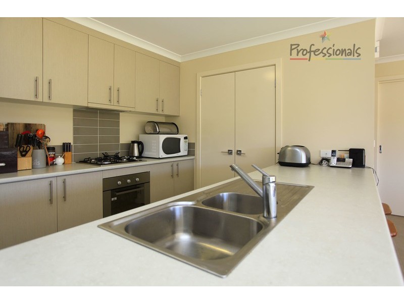 2/776 Centaur Road, Lavington NSW 2641